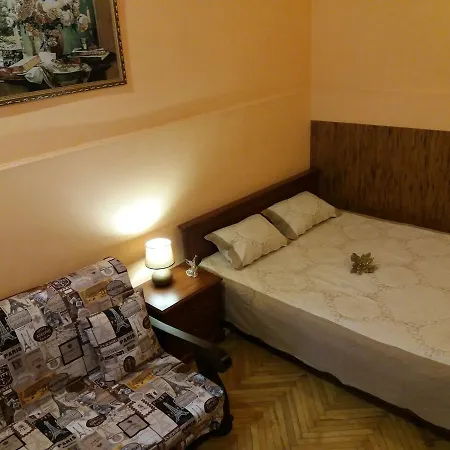 On Ploshcha Svyatogo Teodora Apartment *